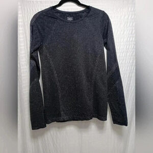 Athleta long sleeve thumb hole workout Shirt